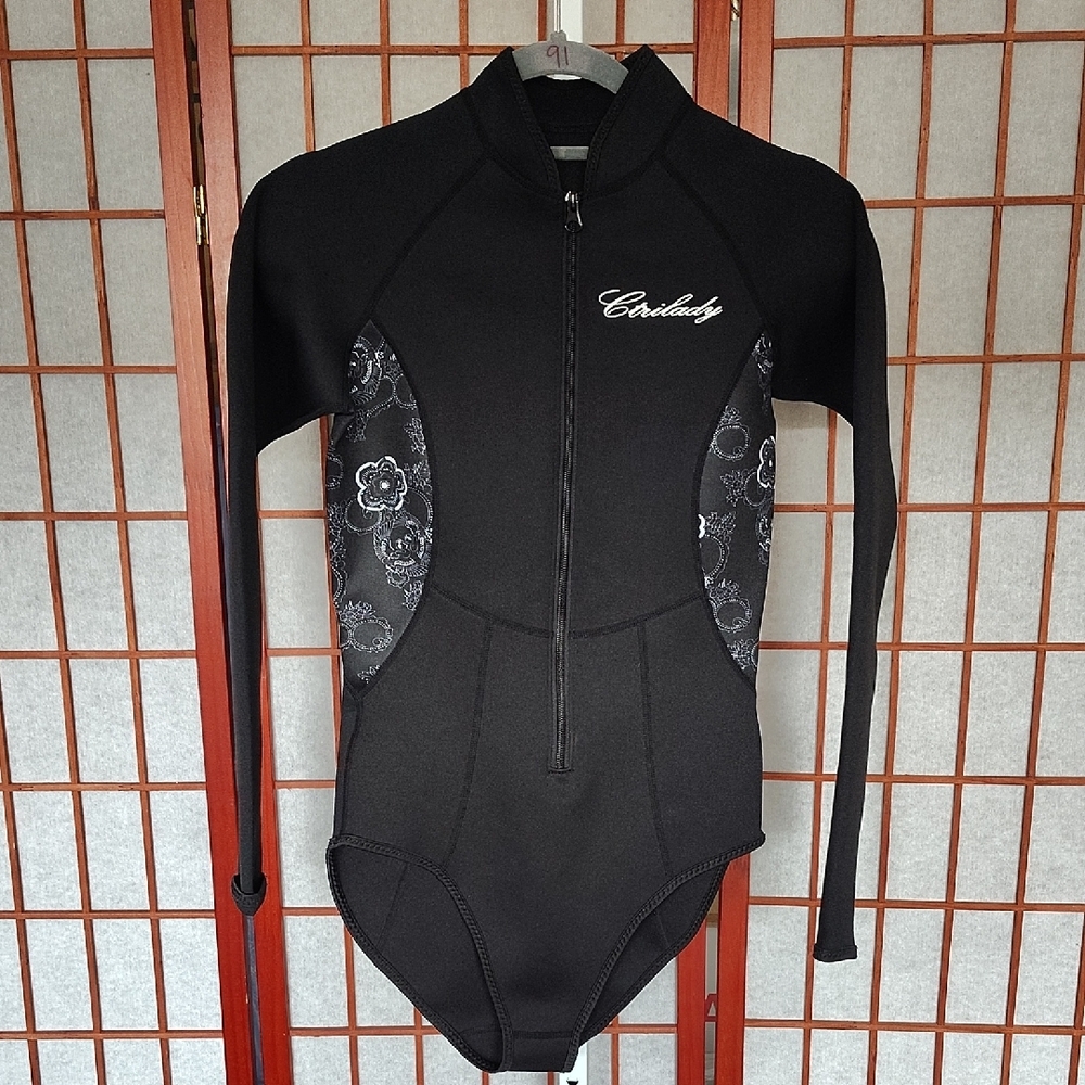 Ctrilady Size M SURF SUIT